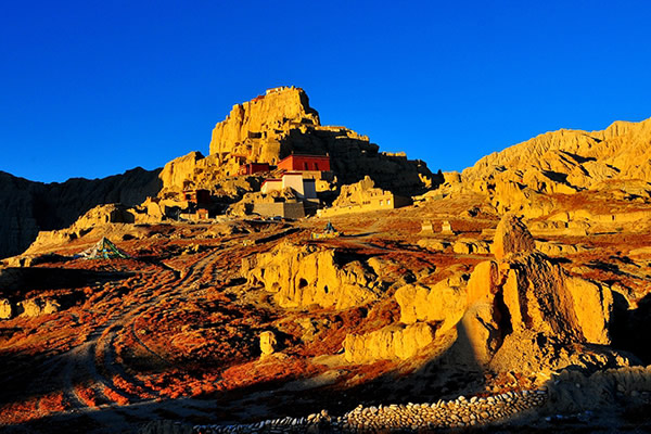 拉薩-珠峰-瑪旁雍錯(cuò)-岡仁波齊-古格王朝-阿里7晚8日游